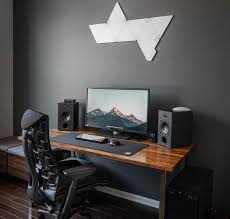 Make 2020 the year you go big, and take your desk setup to the next level! All Black Desk Setups That Will Inspire You To Adapt This Modern Minimal Trend Yanko Design