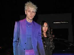 Machine gun kelly, are quickly shaping up to be one of hollywood's sexiest couples.the pair met on the set of a movie in 2020 while fox was still married to. Megan Fox Machine Gun Kelly S Pda At Billboard Music Awards Photos Sheknows