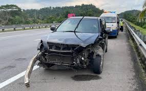 Check spelling or type a new query. Nash Kemalangan Kereta Terbabas Langgar Penghadang Jalan Utusantv