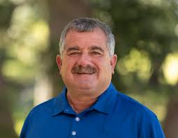 3 Sign Companies Preserve the Age-Old Craft of Signpainting