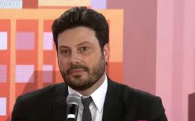 Veja o programa the noite de onde estiver e também as postagens do danilo gentili no twitter e facebook. Chamber Asks Stf To Arrest Comedian Danilo Gentili Prime Time Zone World Prime Time Zone