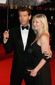 Mittlerweile sind pierce brosnan (65) und seine ehefrau keely shaye smith (54) rund 17 jahre miteinander verheiratet. Pierce Brosnan Uber Verlust Von Frau Und Tochter Brigitte De