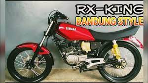 Modifikasi yamaha rx king drag hampir sama dengan modifikasi yamaha rx king aliran road race aliran drag ini menuntut penggunanya beberapa pengurangan pada bagian body motor agar membuat motor lebih ringan, selain motor yang ringan modifikasi ini juga menutut penggunanya untuk melakukan kombinasi warna yang menarik. Wow Rx King Style Terbaru Ala Road Race Underbond Youtube