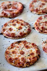 Easy Mini Pizza Food Easy Food Mini Pizza Mini Pizza Recipes Easy Mini Pizza Recipe Personal Pizza Recipe