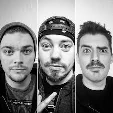 Rich Moss (@RichStoneBroken)