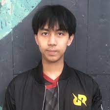 And he joined his youtube channel on 11 sep 2018, in which there are 4.3 lakh subscribers, in that channel rrq d2e does live stream of pubg and uploads gameplay videos. Rrq D2e Wiki Age Real Name Country Pubg Id Contact And More