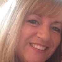 Michelle Paxton's Instagram, Twitter & Facebook