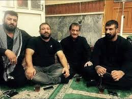 مشرق / عامل قتل وحید مرادی در زندان رجایی شهر که هفته گذشته پای میز محاکمه ایستاده بود، دیروز برای دومین بار با حکم قضایی به قصاص محکوم شد. Ø¬Ø²ÛŒÛŒØ§Øª Ù‚ØªÙ„ ÙˆØ­ÛŒØ¯ Ù…Ø±Ø§Ø¯ÛŒ Ø§Ø² Ù†Ú¯Ø§Ù‡ Ø¯ÙˆØ±Ø¨ÛŒÙ† Ù…Ø¯Ø§Ø± Ø¨Ø³ØªÙ‡ Ù‚Ø§ØªÙ„ Ø§Ùˆ Ú©ÛŒØ³Øª Youtube
