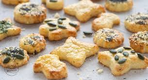 Herzhafte Kase Platzchen Backen Macht Glucklich Rezept In 2021 Backen Macht Glucklich Platzchen Backen Lebensmittel Essen