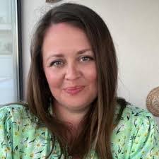 Emma Hendricks's Instagram, Twitter & Facebook