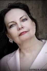 Astrida Auza