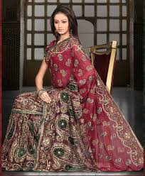 Di sabah, terdapat banyak baju tradisional yang ada. Keistimewaan Pakaian Sari Dari India