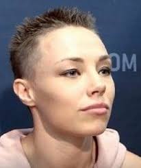 Ufc Fighter Rose Namajunas This Is The Longest She Grows It To Between Fights Then Buzzes It Down For Her Super Short Hair Short Hair Styles Girl Short Hair
