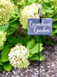 Grandma S Garden Garden Marker Garden Sign Etsy In 2020 Garden Markers Garden Signs Grandmas Garden