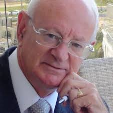 Unbelievable iconic figures seen at the pro-Hamas day of rage against  Israel in Sydney, Australia. Wikileaks founder Julian Assange marches  alongside image of Iranian dictator Ayatollah Khamenei in…