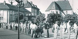 Chemiker * 12.05.1803 darmstadt † 18.04.1873 münchen justus liebig besuchte 1811 bis 1817 das pädagog, das er ohne abschluss verließ, um eine lehre als apotheker in heppenheim zu beginnen, die er nach. Volkshochschule Darmstadt Index