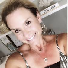 Liz Couchman (@stylistliz)