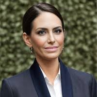 Holly Thorne's Instagram, Twitter & Facebook