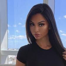 Eriana Blanco deleita las redes con su traje de baño negro