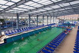 Activitatea a fost desfăşurată de echipa de gimnastică aerobică de la palatul copiiilor craiova, coordonată de prof. Cozia Aquapark Calimanesti Caciulata
