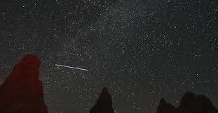 Two Meteor Showers Will Peak This Week Here S How To Spot A Shooting Star In 2020 Perseid Meteor Shower Meteor Shower Stargazing