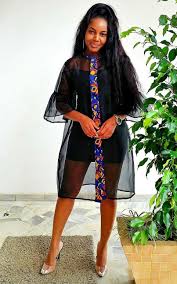 Последние твиты от pinterest (@pinterest). Tunique Transparente Noire Et Pagne Un Style Moderne Habille Et Elega African Print Fashion Dresses Latest African Fashion Dresses African Fashion Dresses
