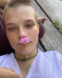 Isabelle Adams's Instagram, Twitter & Facebook