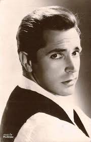 11 de abril de 2012 muere el actor, Julio Alemán, destaca en filmes como  "Los Hermanos del Hierro" (1961) con Pedro Armendáriz y Columba Domínguez,  "El Tunco Maclovio" (1970), "Amor y Sexo (