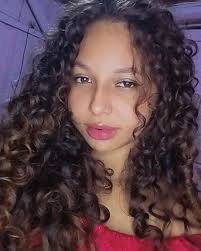 Alice Nobrega's Instagram, Twitter & Facebook