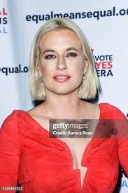 Natalie White's Instagram, Twitter & Facebook