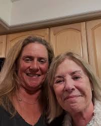 Kathy Chiaf finished her time @pinoakhouston with a championship in the  adult hunters with her Southside of Heaven, and Beth Vail's Enzo W was  fourth in the $15,000 National Derby today!