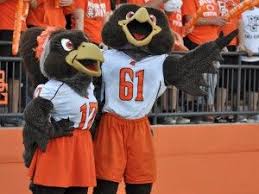 Freddie And Frieda Hand Out Citations Spirit Gear Spirit Gear Bowling Green State University Ncaa College Football