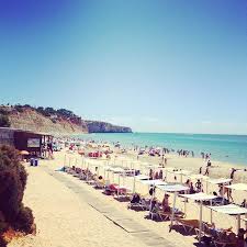Op een van de stranden staat ook een prachtige visserskapel. Praia Do Porto De Mos Lagos Aktuelle 2021 Lohnt Es Sich Mit Fotos
