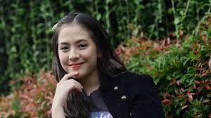 5 artis cantik yang suaminya sempat terjerat kasus hukum. Viral Video Mirip Adhisty Zara Komentar Mbah Mijan Bikin Gaduh Matamata Com