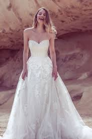 The Ultimate Guide To Confusing Wedding Dress Shapes And Necklines Ndash You Rsquo Ll Wedding Dresses Strapless Wedding Dresses Lace Sweetheart Wedding Dress
