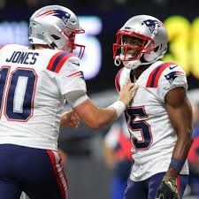 2 burning roster questions for Patriots after DeVante Parker trade