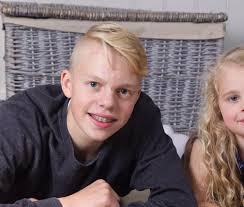 Begge søsknene er født på julaften