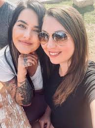 Heaven Passing Through': Red Dirt music fan honors late cousin during  concert