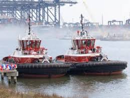 Crowley tugs deliver Tubular Bells topside