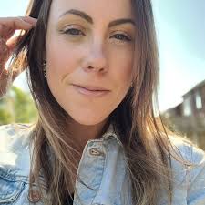 The sun arrived, and it's been just the most wonderful thing. Last spring  was so dull and gloomy and it took forever to get warm. It takes its toll 