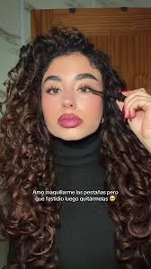 Beneficios del romero para el cabello rizado