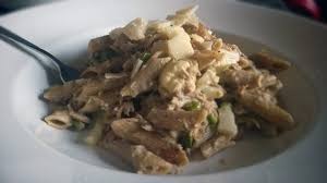 2 gehäufte el crème fraîche, etwas meersalz nach geschmack und einen spritzer limette beifügen und mit einem stabmixer gut durchmixen. Thunfischnudeln In Erbsen Sahne Sauce