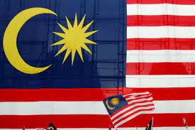 Kecuali bulan dan bintang, bendera malaysia mirip dengan bendara as. Di Amerika Bendera Malaysia Dikira Bendera As Bersimbol Isis