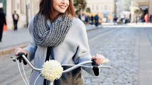 ネック ウォーマー マフラー 違い