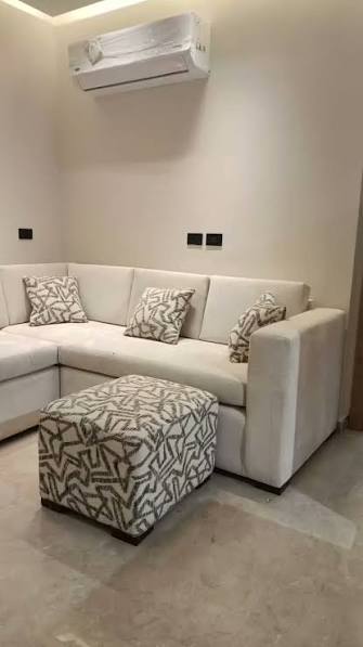 house2e.furniture | ‎الركنة الكيرف مش مجرد ترند… دي إحساس 👌✨ تصميم مودرن بخطوط ناعمة وانحناءات ذكية بتدي المكان فخامة وراحة في نفس الوقت. ركنة كيرف = شكل عصري +...‎ | Instagram