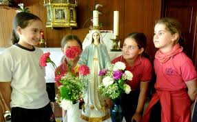 CON FLORES A MARÍA – Colegio Santo Tomás de Villanueva – Agustinos ...