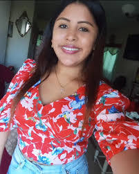 Adri Guzman's Instagram, Twitter & Facebook