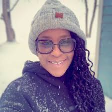 I'm planning out my shopping list for everything I'll need (within reason)  for a Beardie. But I wanted to ask — is it better to get a beardie  hatchling from the pet