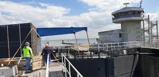 Das eidersperrwerk an der dittmarschen binnenseite der nordsee trennt die flussmündung der ↑eider und die ↑nordsee von einander. Arbeiten Zum Eidersperrwerk Baugeschaft Zimmerei Tammen In Tonning