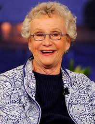 Suzette Foufoune, samimiyet koçu, Pazar gecesi seks programının sunucusu  Sue Johanson'dan esinlenilmiştir. : r/americandad